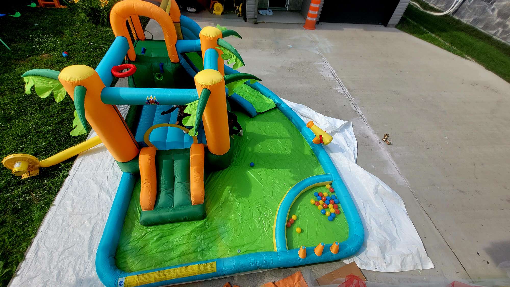 7 in Outdoor inflatable bouncer house